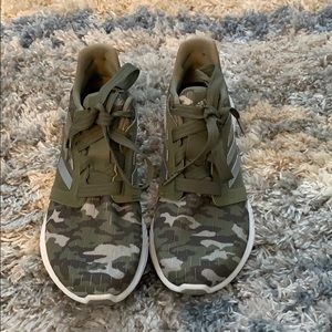 ADIDAS CAMO SNEAKERS SIZE 8